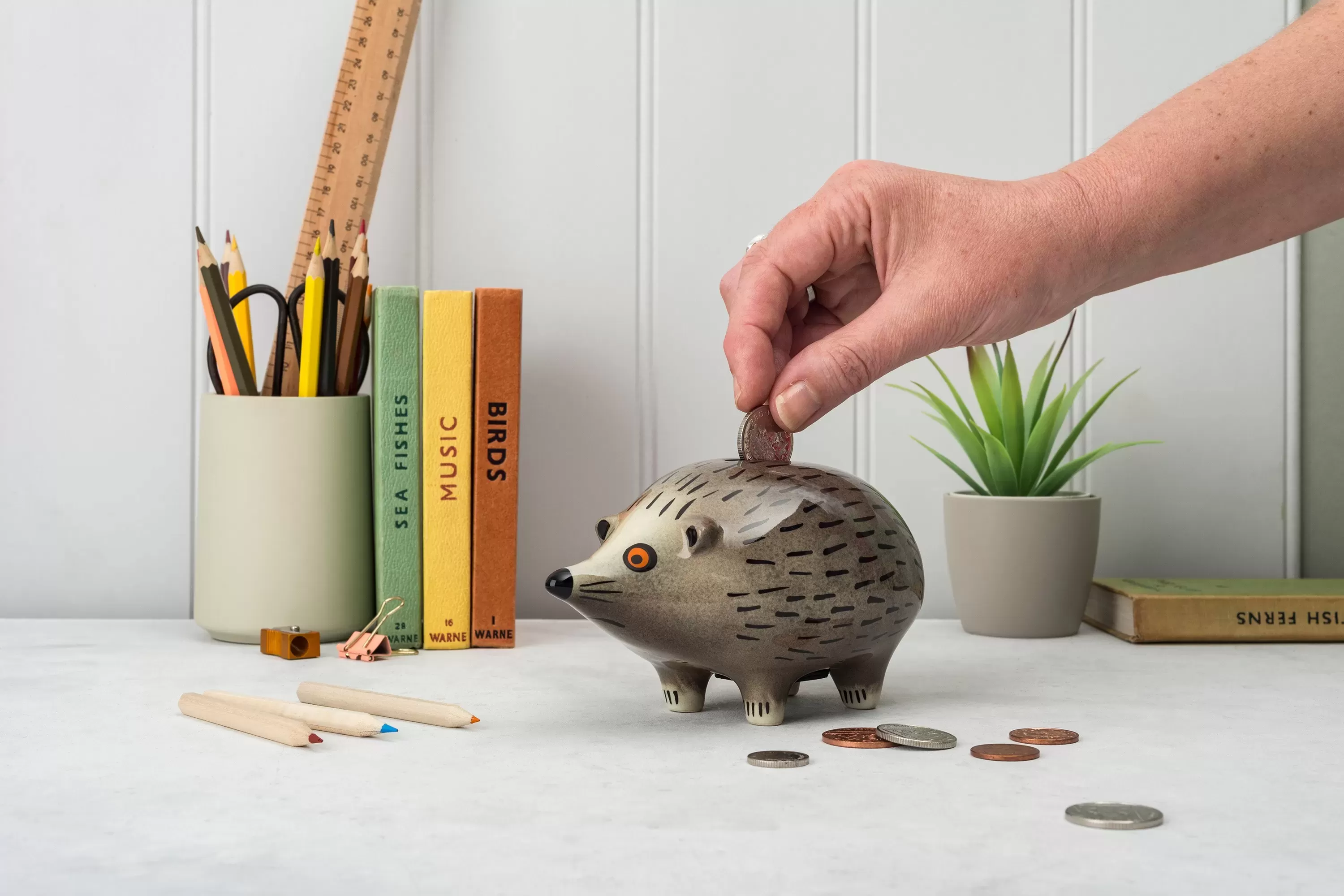 Hannah Turner / Money box Hedgehog（ハリネズミの貯金箱）